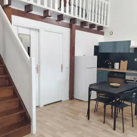 T2 Au Coeur Du Vieux Langon Appartement Langon  Buitenkant foto